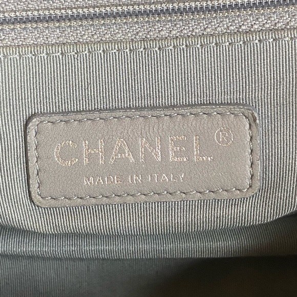 SOLD❌ Authentic Chanel Ultra Stitch Bag - Picture 10 of 16